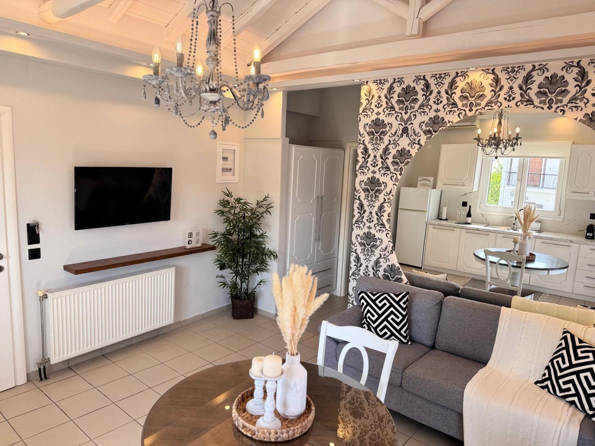 Orianna Suites Skiathos Экстерьер фото